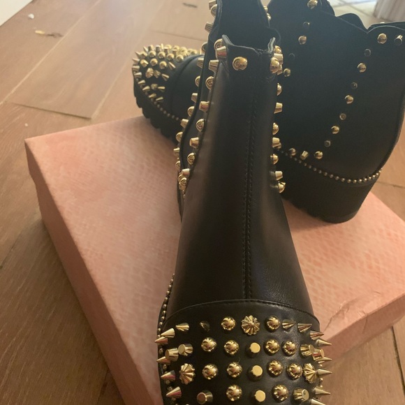 Black and gold studded boots - Picture 2 of 2